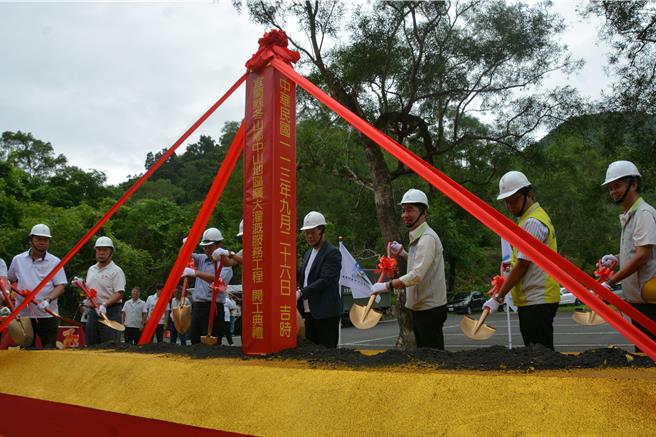农田水利署斥资9980万元规画「中山地区扩大灌溉服务工程」，期程365天，今为开工典礼。（吴佩蓉摄）