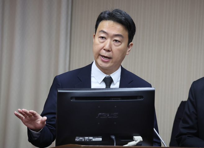 交通部长陈世凯26日在立法院交通委员会答询。（姚志平摄）