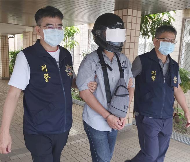 图为本国籍吴嫌涉运输第一级毒品海洛因，移送桃园地方检察署侦办。（航空警察局提供／陈麒全桃园机场传真）