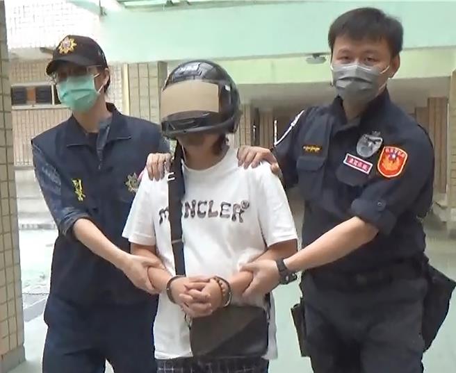 图为本国籍李嫌，移送桃园地方检察署侦办。（航空警察局提供／陈麒全桃园机场传真）