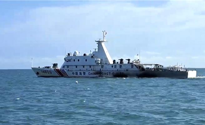 4艘大陸海警船今日兩度集結於金門南方海域，並分由4個點位同時航入我限制水域。(圖／海巡署提供)