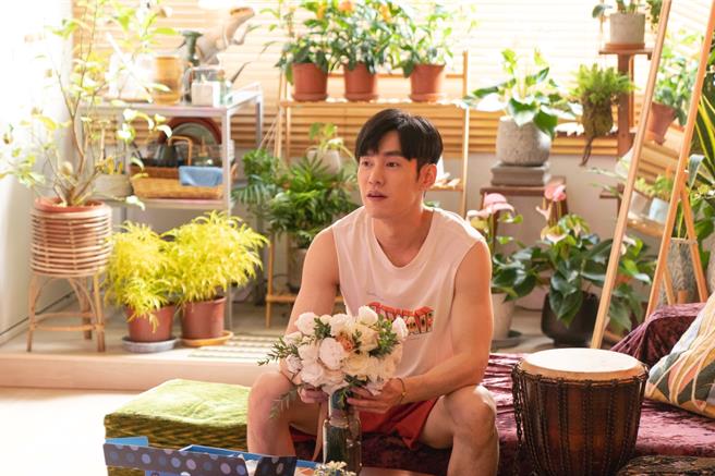 张书豪剧中纯情专一、又爱上男生。（红杉娱乐提供）