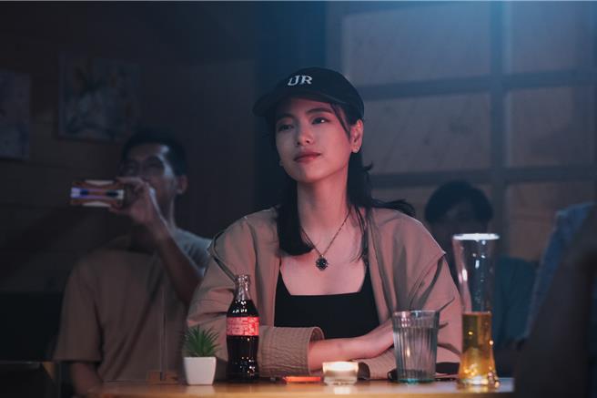 陆夏女伴换不完，变身渣女。（红杉娱乐提供）