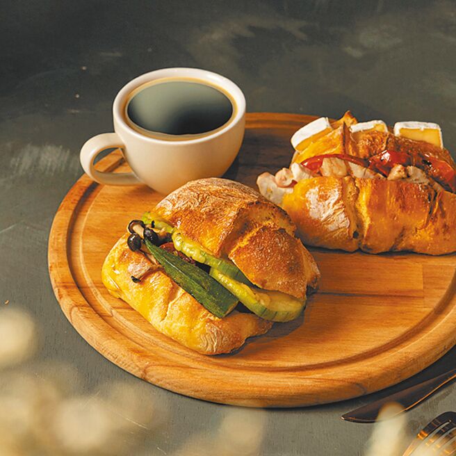 远东Garden City花园绿廊独家店型「Louisa Bakery」巧巴达三明治，今（26日）开幕。（远东Garden City提供）