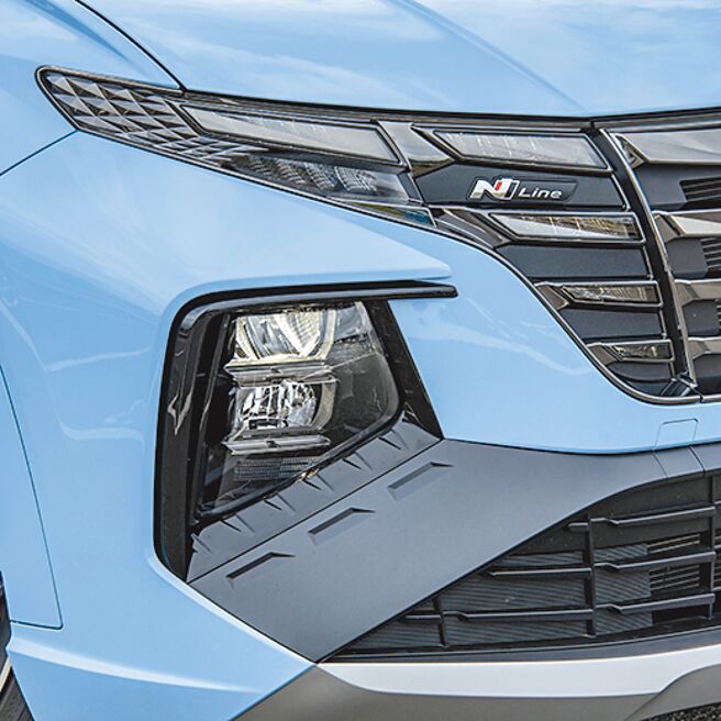 日行燈嵌有專屬N Line銘板。（陳大任攝）