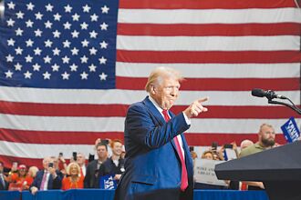 蹭美援 川普讽泽伦斯基推销员