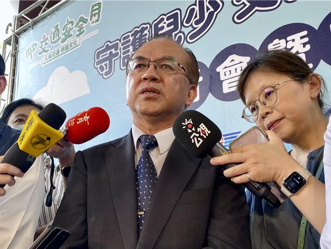 交通部政務次長陳彥伯27日表示，若要增訂相關職安指引，交通部會予以支持。（蔡明亘攝）