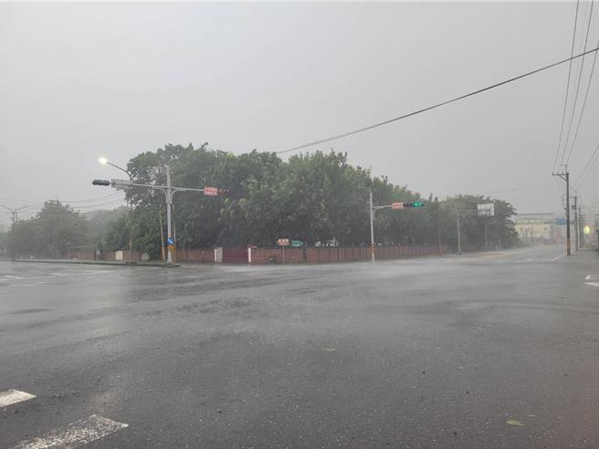 台19與中華路三段路口在凱米颱風期間未淹水。（水利局提供／寶智華台南傳真）