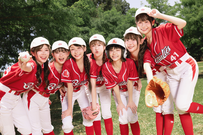 小龙女推日本写真集，7位女孩一次看个够。（图／莉奈文创提供）