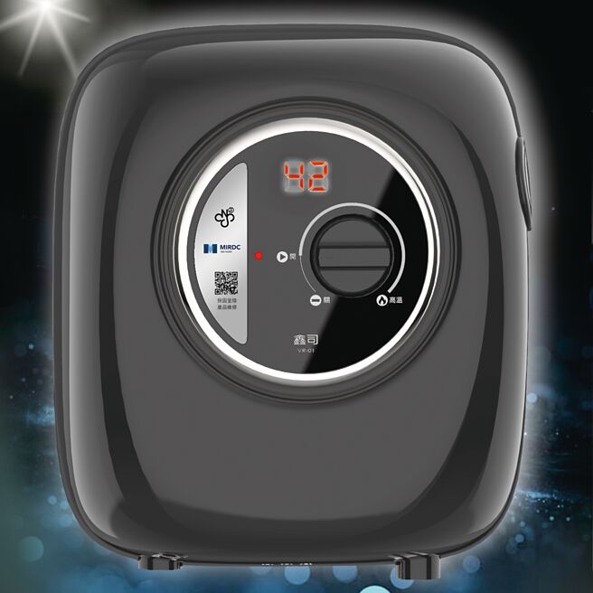 鑫司「无段位电子流量VR即热电热水器」设定多少流量就启动加热多少，快速提供最适水温。　图／鑫司提供