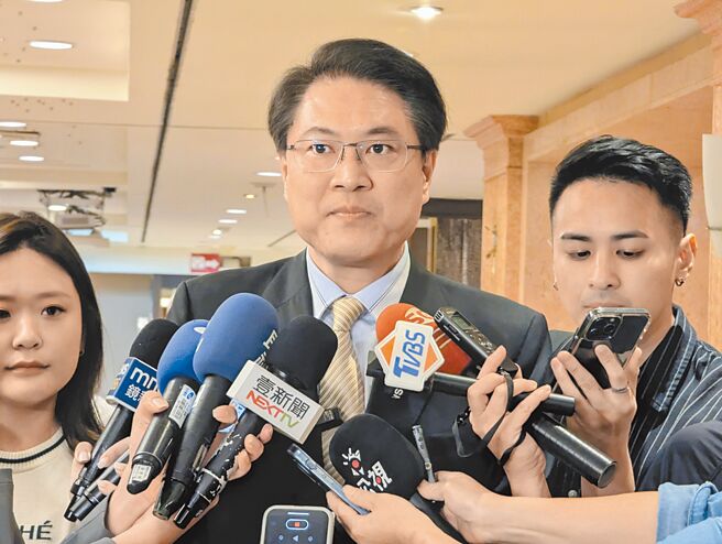 民進黨祕書長林右昌日前受訪時，雖然表示不會針對罷免案做評論，但仍不忘痛批謝市府的種種舉措。（本報資料照／張志康攝）