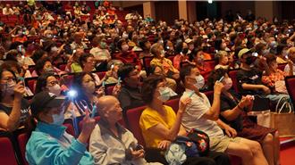 「讓奉獻成為一種榮耀」公益演唱會台南登場 為700多名志工打氣