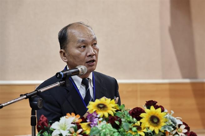 义守大学通识教育中心教授何耀光。（记者谢承宏摄）