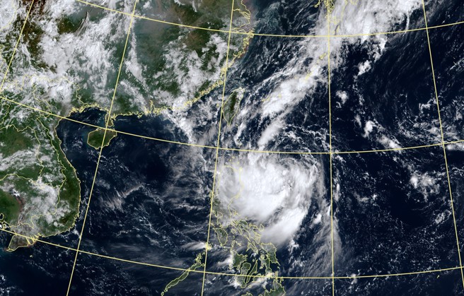 第18號颱風山陀兒今天上午8點生成。（中央氣象署提供）