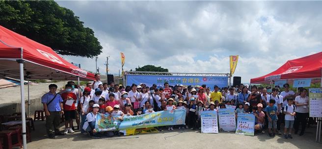 光田醫院舉辦淨灘活動今年已是邁入第10年。（院方提供／李京昇台中傳真）