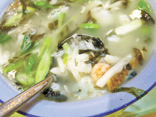 鼎边趖的「趖」不念「ㄘㄨㄛˋ」，有网友公布念法，引发讨论。（陈志东摄）