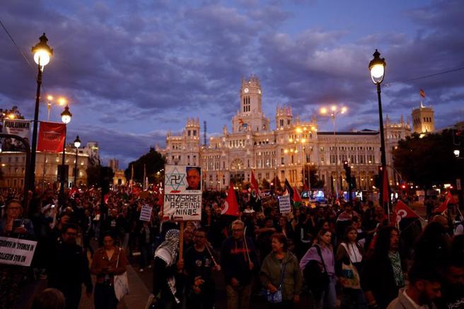 以色列和武裝組織真主黨（Hezbollah）衝突升高，民眾抗議，要求停止在加薩走廊和約旦河佔領區的軍事行動。（路透）