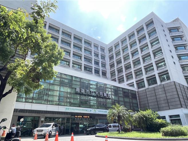 明年1月长庚即将接手大同医院，为保障留任医护工作权益，长庚今（28）举办2场留任说明会，提出3大承诺，包括员工工资、年资、福利的相关办法。（纪爰摄）