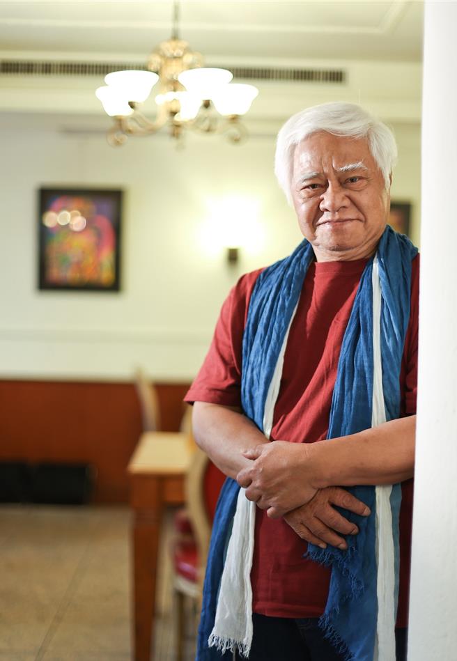 胡德夫唱紅〈美麗的稻穗〉、〈美麗島〉、〈匆匆〉等歌曲，在樂壇地位崇高。（陳俊吉攝）