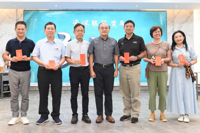 靜宜將教師節訂為「敬師節」，並透過「感恩暨敬師」及「資深暨優良教師」表揚，向教職員工致上最高敬意！（照片／靜宜大學提供）