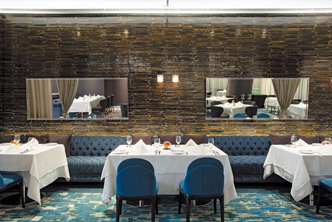 米其林一星〈A CUT〉牛排馆，搬迁至台北市辽寧街177号2楼，环境氛围仍雅致舒服。图／A CUT牛排馆