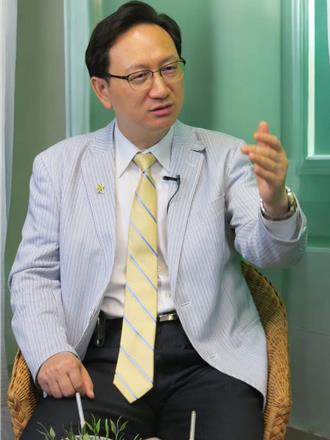 新加坡總理年薪5430萬 童振源：政務官薪水廉能與績效並重