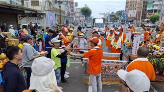 府城迎媽祖、潘威倫引退！台南市區人潮爆滿 交通大打結