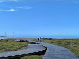 高美濕地木棧道歲修封閉 重新開放首個周末湧現人潮