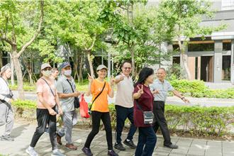 親子健走樂翻天 土城醫院推廣健康新風潮