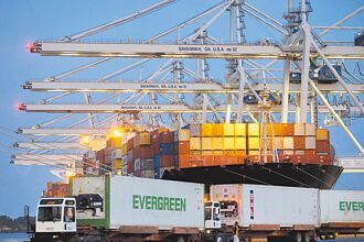 碼頭工人展開罷工 美國東岸和墨西哥灣港口47年來首次關閉