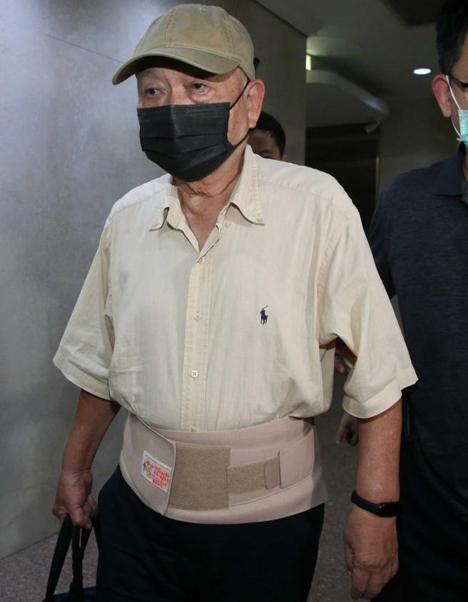 前台北市兵役局长朱亚虎移送北检复讯，讯后谕令声押禁见。（图／报系资料照）