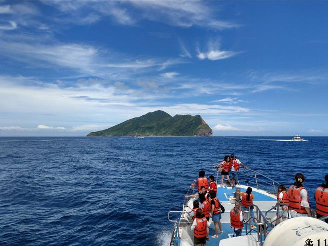 宜兰龟山岛9月29日至10月2日止预警性封岛。（民眾提供／吴佩蓉宜兰传真）