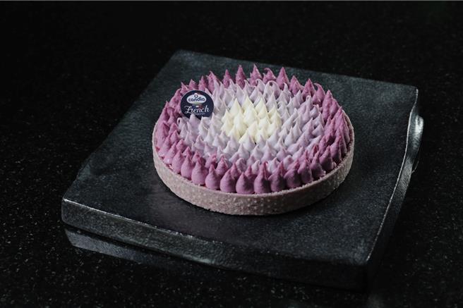 「肯迪雅动物性鲜奶油40％」标榜拥有极佳稳定性与顺滑质地，且不易出水更挺立。（开元食品提供／朱世凯台北传真）