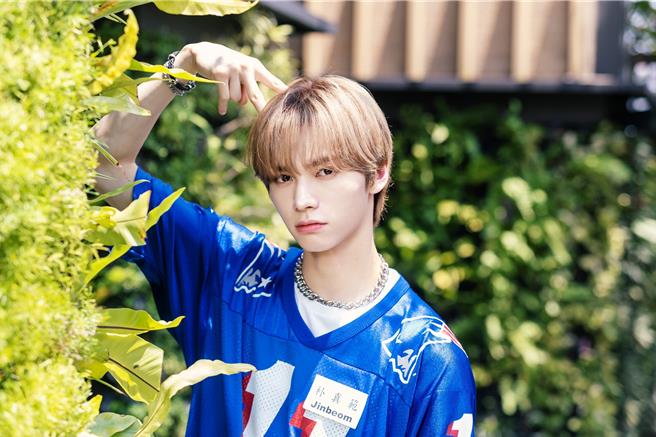 真范喜欢带着胶卷相机纪录下周遭的风景。（罗永铭摄）