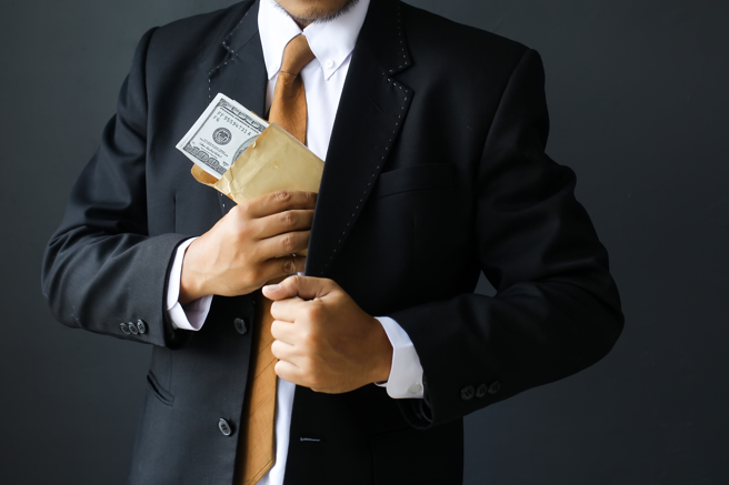 属鸡者10月不仅职场表现亮眼，财运也喷发。（示意图：Shutterstock／达志）
