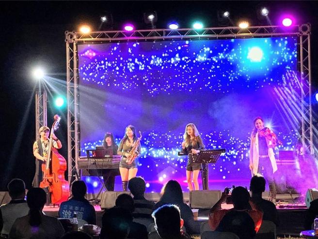 「摇滚农村微醺音乐节」当天邀请多位艺人表演，共同展现一场别开生面的音乐体验。图／业者提供