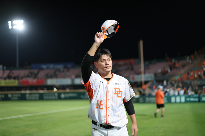 统一狮29日回到台南棒球场为潘威伦举行引退仪式。（资料照，统一狮提供）