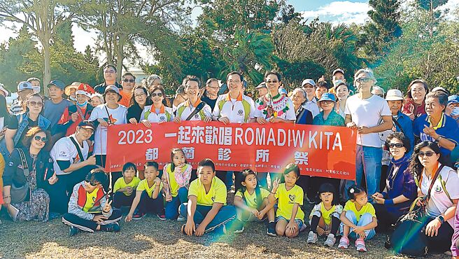 台湾在宅医疗学会创会理事长、台东县都兰诊所所长余尚儒投入在宅医疗多年，在都兰村打造「老人的快乐天堂」。（萧嘉蕙摄）