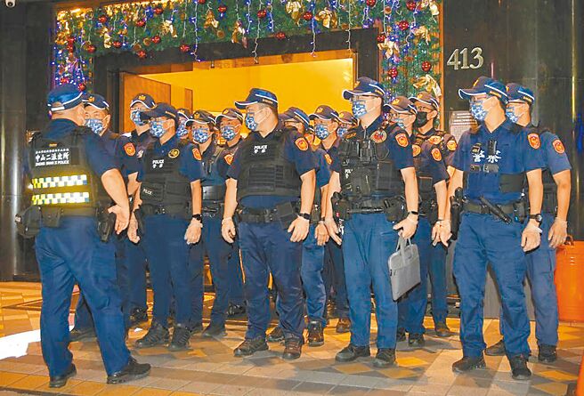 台北市已進入超高齡化社會，審計處報告指出，台北市警察局年逾50歲以上的警員，截至2023年底為26.84％，顯示警力逐漸老化。圖為北市警示意圖。（本報資料照片）