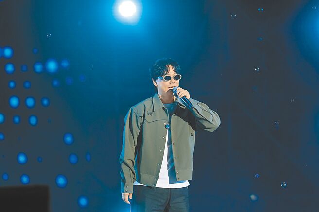 蕭煌奇日前赴花蓮為公益演唱會獻唱。（華納音樂提供）