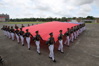 陸官國旗隊將參加國慶大會！ 慶籌會喊：愛護這面國旗及國家