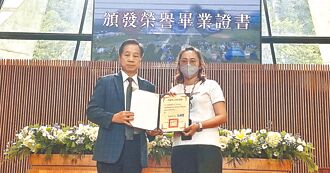 東海追思女大生 頒榮譽畢業證書