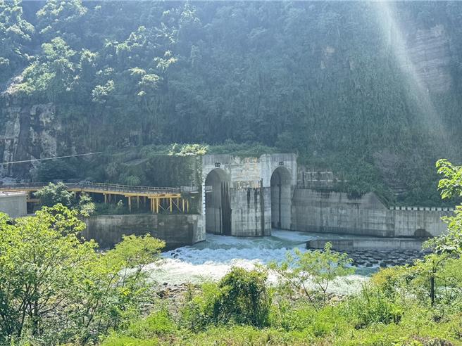 因應山陀兒颱風來襲，國內蓄水量最大的曾文水庫，從昨（29）日起加大調節性放水量，以預留滯洪空間。（水利署南區水資源分署提供／張毓翎台南傳真）