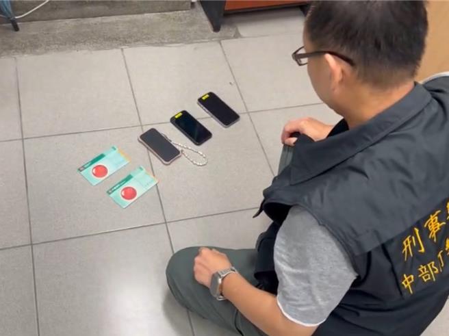 台湾篮球圈近1年爆出涉赌与假球案，检警追查发现，时任彰化柏力力球队的32岁施顏宗与26岁陈奕纶也涉签赌，获利约10万元，警询后将2人依涉赌博等罪送办，检方谕知2万元交保。（民眾提供／潘虹恩台中传真）