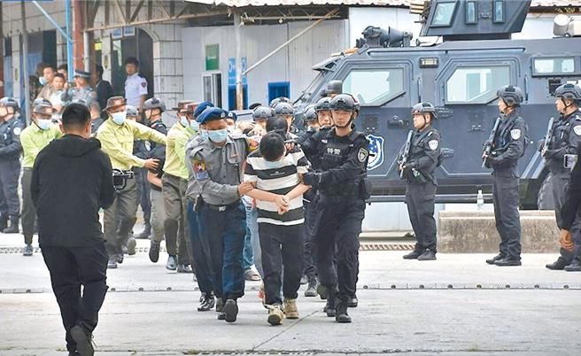 中缅近期再实施第二次联合打击，并将其中313名在缅北进行跨境电诈的大陆籍嫌犯全数移交回。（示意图／摘自央视新闻）