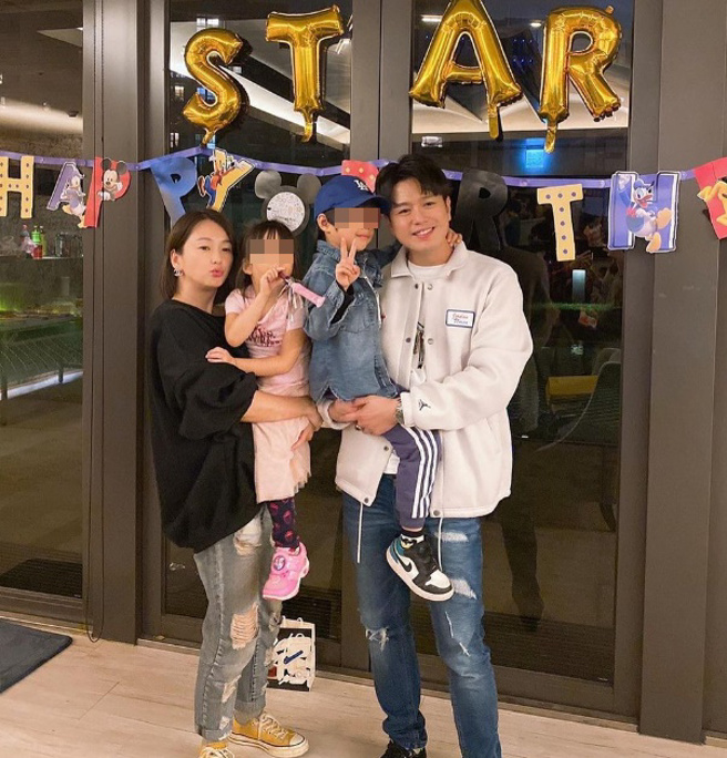 六月跟李易用实际行动反驳婚变传闻。（图／june_tsai1976  Instagram）