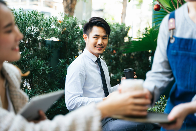 生肖鼠、牛、羊面对感情十分胆小，寧愿压抑自己的情感，也不敢开口示爱。（示意图：Shutterstock／达志）