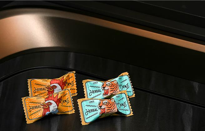 喜欢沁凉醒脑的旅客也能选用枇杷及蜂蜜柠檬的雪天果。（星宇航空提供／陈麒全桃园机场传真）