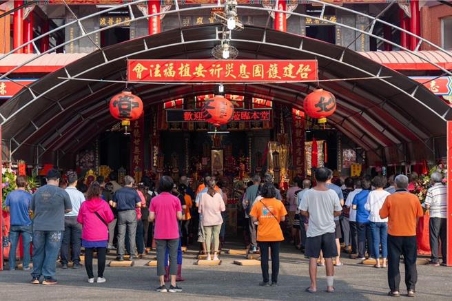 嘉义县大林天德宝宫妙修堂在农历9月9日一连举办3天「攘星礼斗祈安植福护国消灾法会」，民眾可为自己报名点灯拜斗。(天德宝宫妙修堂提供／吕妍庭嘉义传真)