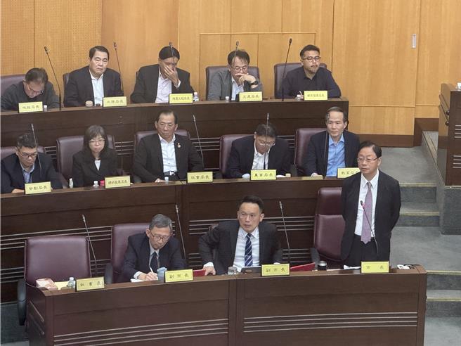 「退回不是删除，不是说钱都没有了！」桃园市长张善政尊重立法院程序，强调目前球在行政院手上，行政院应该要了解民意对预算编列不满的地方并好好沟通。(蔡依珍摄)